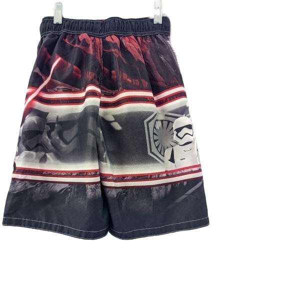 ⭐STAR Wars Swim Trunks with liner size M - Picture 3 of 3